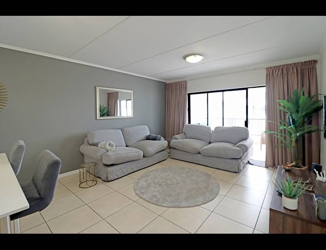 2 BEDROOM APARTMENT FOR SALE IN GREENSTONE HILL